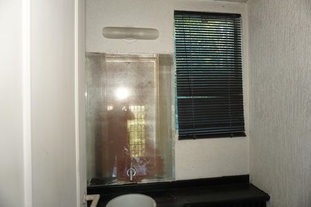 Banheiro 1 de casa de condomínio para alugar com 6 quartos, 3000m² em Jardim Iolanda, Embu das Artes