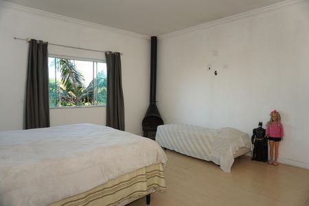 Suíte master de casa de condomínio para alugar com 6 quartos, 3000m² em Jardim Iolanda, Embu das Artes