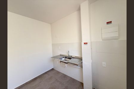 Apartamento para alugar com 47m², 2 quartos e 1 vaga Apartamento para alugar com 47m², 2 quartos e 1 vagaCozinha e Área de Serviço