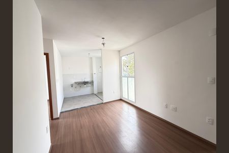 Sala de apartamento à venda com 2 quartos, 47m² em Praia, Contagem