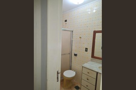 Banheiro de apartamento para alugar com 2 quartos, 79m² em São Sebastião, Porto Alegre