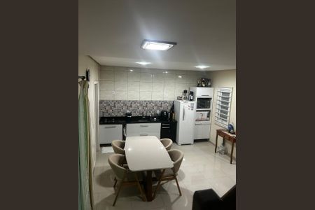 Casa à venda com 3 quartos, 90m² em Niterói, Canoas