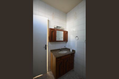 Banheiro de apartamento para alugar com 2 quartos, 69m² em Vila Valqueire, Rio de Janeiro