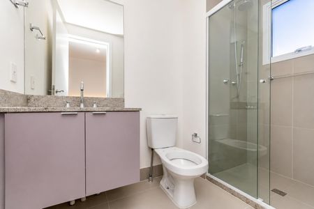 Banheiro de kitnet/studio para alugar com 1 quarto, 27m² em Passo d’Areia, Porto Alegre