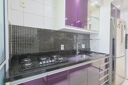 Cozinha de apartamento à venda com 3 quartos, 77m² em Jardim Bom Tempo, Taboão da Serra