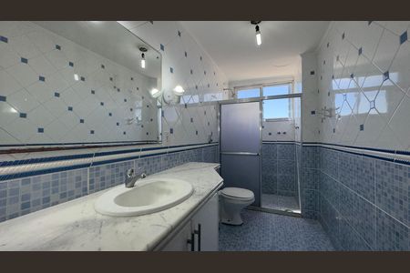 Banheiro de apartamento para alugar com 3 quartos, 136m² em Centro, Pelotas