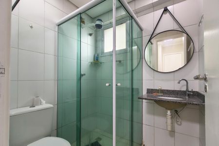 Banheiro da Suíte 1 de apartamento para alugar com 2 quartos, 54m² em Vila Assuncao, Praia Grande