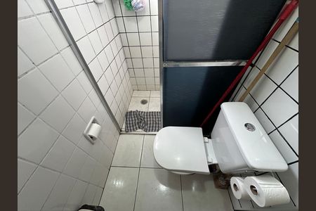 Banheiro de apartamento à venda com 2 quartos, 55m² em Residencial Morada dos Lagos, Barueri