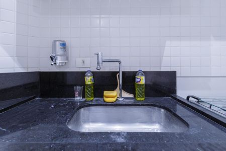 Cozinha de apartamento para alugar com 1 quarto, 48m² em Itaim Bibi, São Paulo