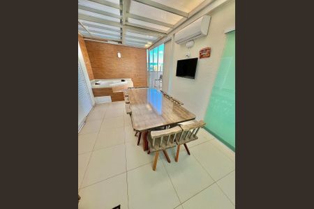 Apartamento para alugar com 4 quartos, 200m² em Santa Mônica, Uberlândia
