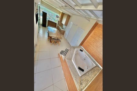 Apartamento para alugar com 4 quartos, 200m² em Santa Mônica, Uberlândia