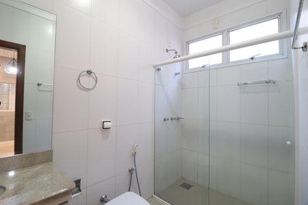 Casa para alugar com 250m², 3 quartos e 4 vagasBanheiro do Quarto 3