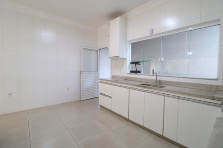 Casa para alugar com 250m², 3 quartos e 4 vagasCozinha