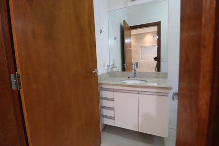 Casa para alugar com 250m², 3 quartos e 4 vagasBanheiro do Quarto 3