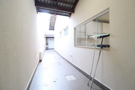 Corredor de casa para alugar com 3 quartos, 250m² em Brasil, Uberlândia