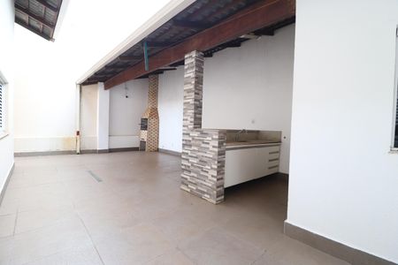 Varanda de casa para alugar com 3 quartos, 250m² em Brasil, Uberlândia