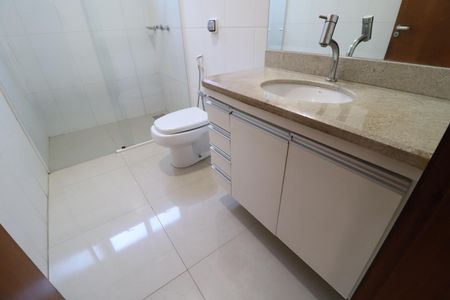 Casa para alugar com 250m², 3 quartos e 4 vagasBanheiro Social