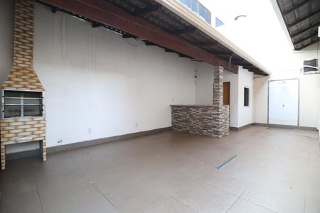 Casa para alugar com 250m², 3 quartos e 4 vagasVaranda