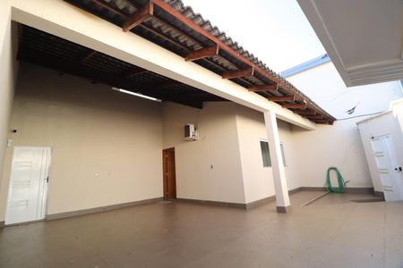 Casa para alugar com 250m², 3 quartos e 4 vagasVaranda da Sala