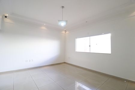 Sala de casa para alugar com 3 quartos, 250m² em Brasil, Uberlândia