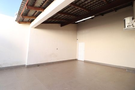 Varanda da Sala de casa para alugar com 3 quartos, 250m² em Brasil, Uberlândia