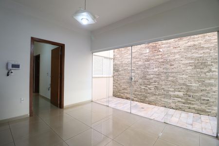 Sala de Jantar de casa para alugar com 3 quartos, 250m² em Brasil, Uberlândia