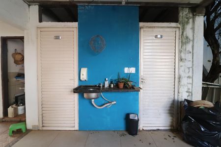 Casa para alugar com 280m², 3 quartos e 2 vagasBanheiros da varanda