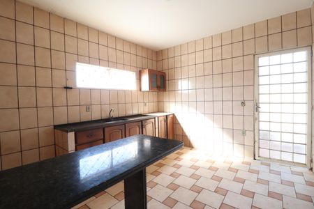 Casa para alugar com 280m², 3 quartos e 2 vagasCozinha