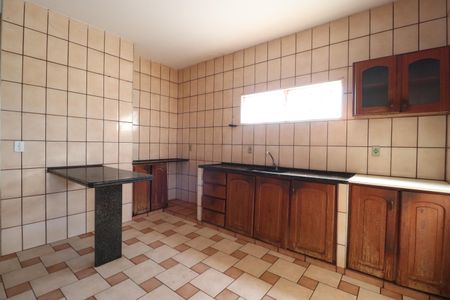 Casa para alugar com 280m², 3 quartos e 2 vagasCozinha