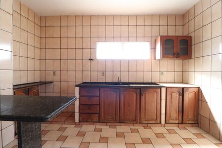 Casa para alugar com 280m², 3 quartos e 2 vagasCozinha