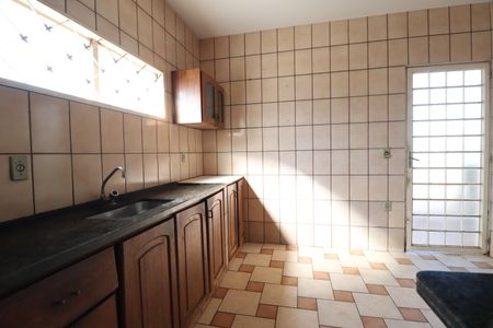 Casa para alugar com 280m², 3 quartos e 2 vagasCozinha