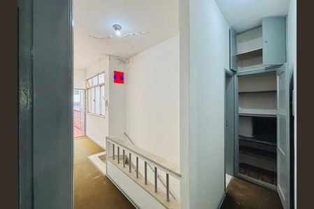 Casa à venda com 196m², 4 quartos e sem vaga