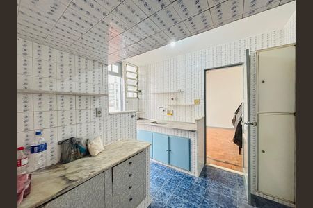 Casa à venda com 196m², 4 quartos e sem vaga