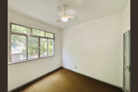 Casa à venda com 196m², 4 quartos e sem vaga