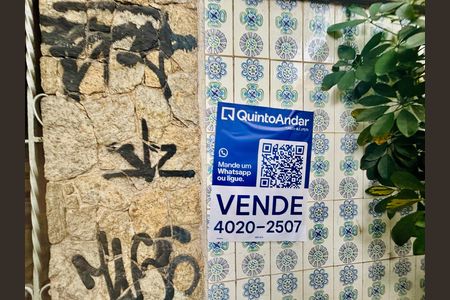 Casa à venda com 196m², 4 quartos e sem vaga