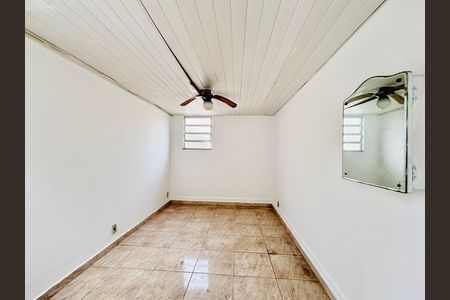 Casa à venda com 196m², 4 quartos e sem vaga