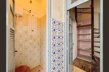 Casa à venda com 196m², 4 quartos e sem vaga