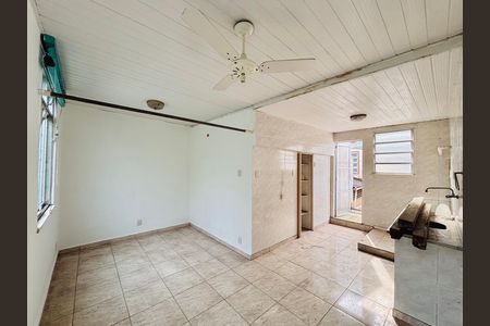 Casa à venda com 196m², 4 quartos e sem vaga