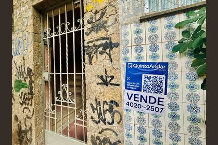 Casa à venda com 196m², 4 quartos e sem vaga