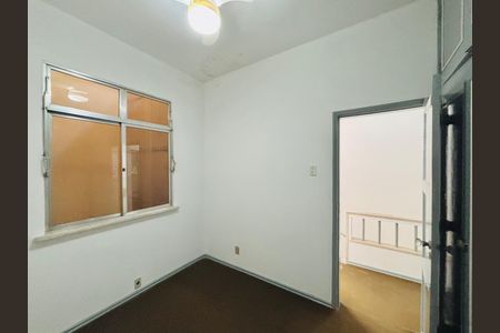 Casa à venda com 196m², 4 quartos e sem vaga