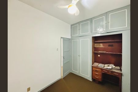 Casa à venda com 196m², 4 quartos e sem vaga