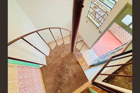 Casa à venda com 196m², 4 quartos e sem vaga