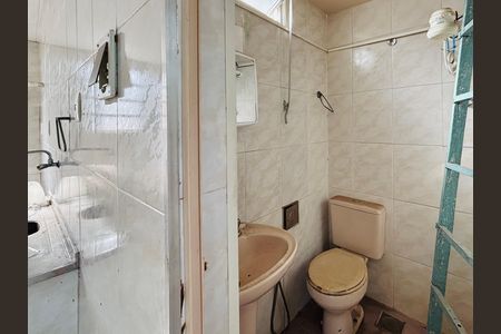 Casa à venda com 196m², 4 quartos e sem vaga