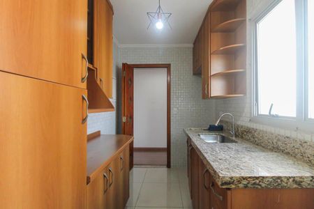 Cozinha de apartamento para alugar com 3 quartos, 58m² em Vila Ema, São Paulo