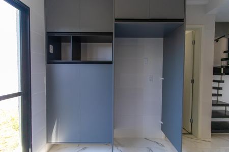Casa de condomínio para alugar com 70m², 3 quartos e 2 vagas Casa de condomínio para alugar com 70m², 3 quartos e 2 vagasCozinha - Armários