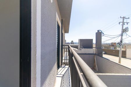 Casa de condomínio para alugar com 70m², 3 quartos e 2 vagas Casa de condomínio para alugar com 70m², 3 quartos e 2 vagasVaranda do Quarto 1 e 2