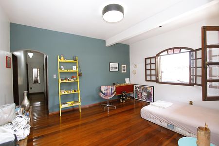Casa para alugar com 4 quartos, 340m² em Salgado Filho, Belo Horizonte