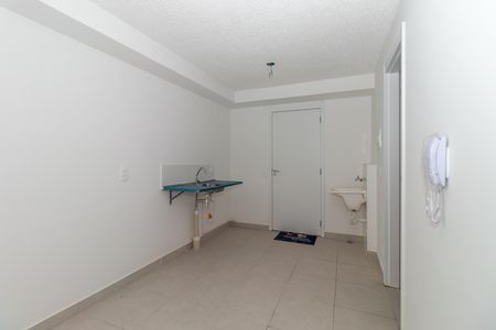 Sala de apartamento para alugar com 1 quarto, 24m² em Parque Industrial Tomas Edson, São Paulo