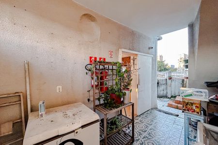 Garagem de casa para alugar com 2 quartos, 60m² em Penha de França, São Paulo