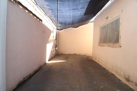 Garagem de casa para alugar com 3 quartos, 200m² em Jardim das Palmeiras, Uberlândia